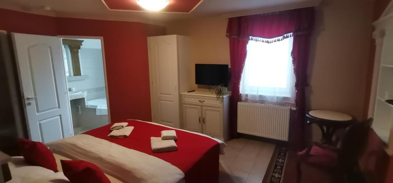Penzion Monika Hrusovany nad Jevisovkou Exterior photo